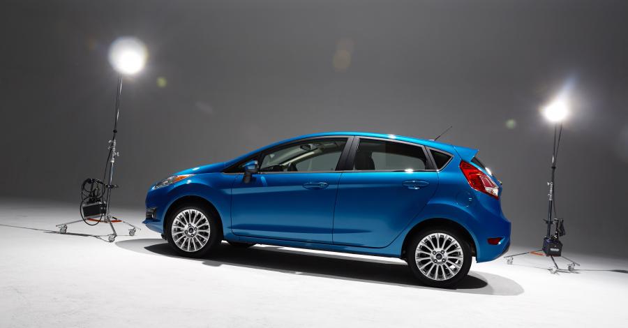  Ford Fiesta 5-Door 2014 года  (US) (фото 34 из 122)
